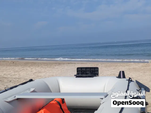 قارب نفخ مستعمل (شبه جديد) شامل المحرك  Inflatable Boat for Sale Includes Engine