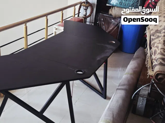 ميز جيمنج (قيمنج) حجم عملاق نفس الي بل صوره لون اسود