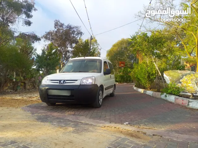 بيجو بارتنر 2007 متور 1600 جديد   جير عادي غرفة ممتازة