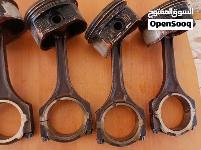 عندي اربعة بالات تندرا محرك 40