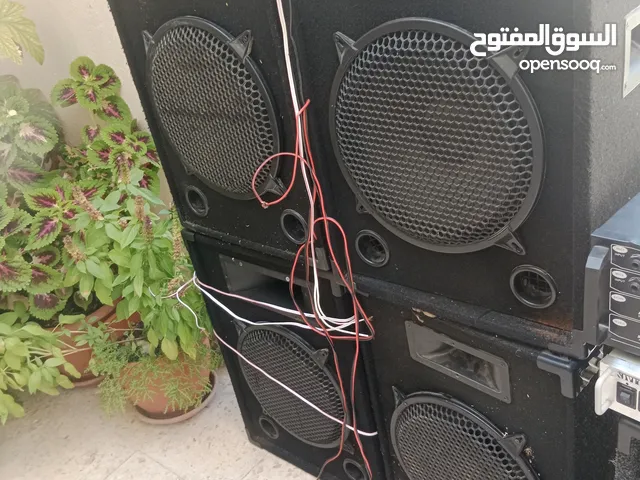 جهازين سيفتي مداخل usb وميموري وبلوتوث   مع 4 سماعات  الموقع اربد كامل  0ط