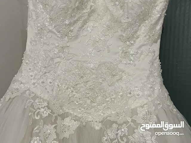 S-M Wedding dress with veil.