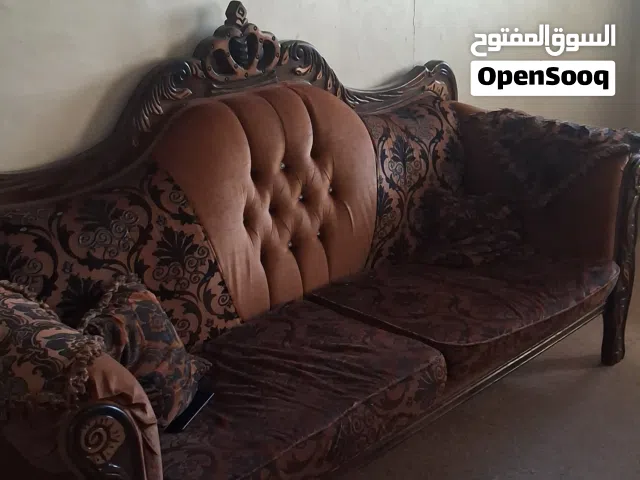 كنب للبيع بالياسمين بحاله جيده جدا قابل للتفاوض  ...للجادين فقط.... التواصل على   الواتس