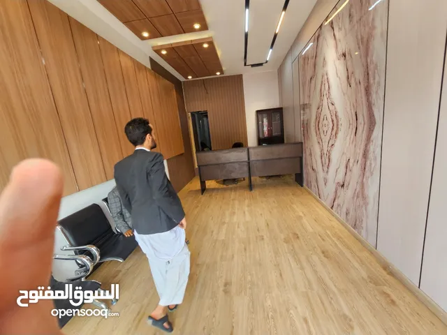 مكتب للبيع في شارع الستين مكتب جاهز كل شي ديكور