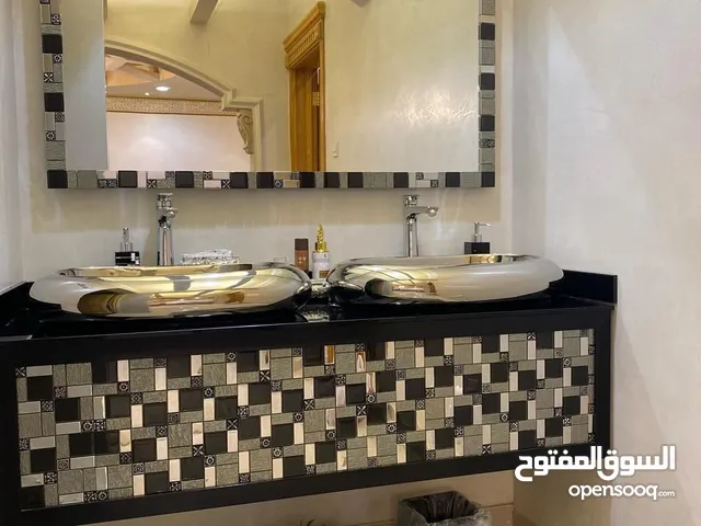 مغسلة حوضين مع مرآية