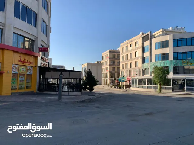 محل تجاري للبيع في منطقة الدوار السابع مقابل السروات