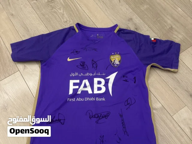 Al ain T-shirt signed by Al ain players