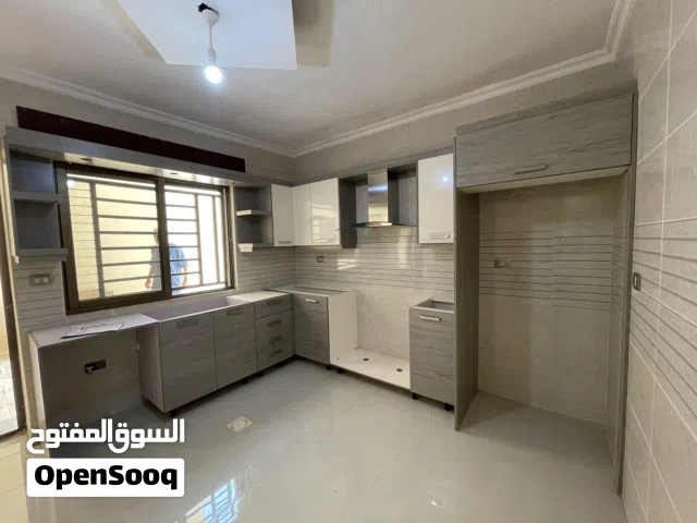شقة سوبر ديلوكس (جبل الحديد ) بناء حديث مطبخ راكب مساحه 160 متر داخلي 160 متر خارجي الموقع