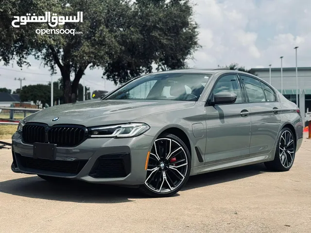 2021 BMW 530e M Sport Black Edition لا يوجد حوادث // دهان الشركه المنتجه