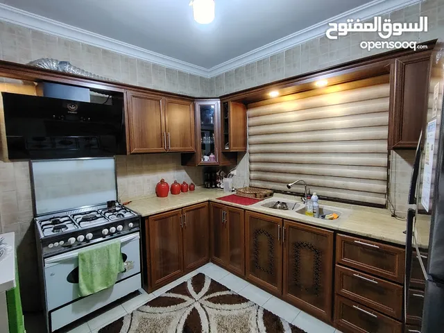 شقه للبيع طابق اول