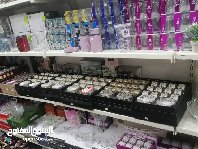 محل أدوات منزلية و منظفات للبيع بضاحية الرشيد