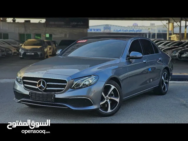 مرسيدس E250 فل مواصفات بنوراما وارد كوريا مواصفات خليجيه نضيف جدا استعمال قليل للبيع في عجمان الجرف
