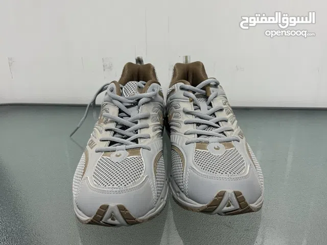 CNIA SHOES BRAND NEW