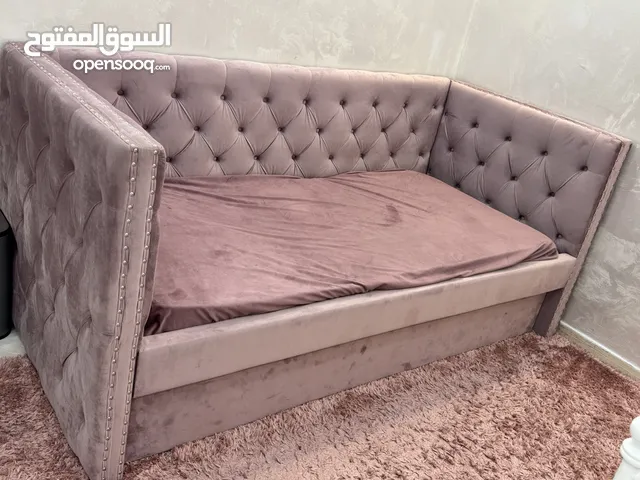 كنبة شبه جديدة semi new sofa