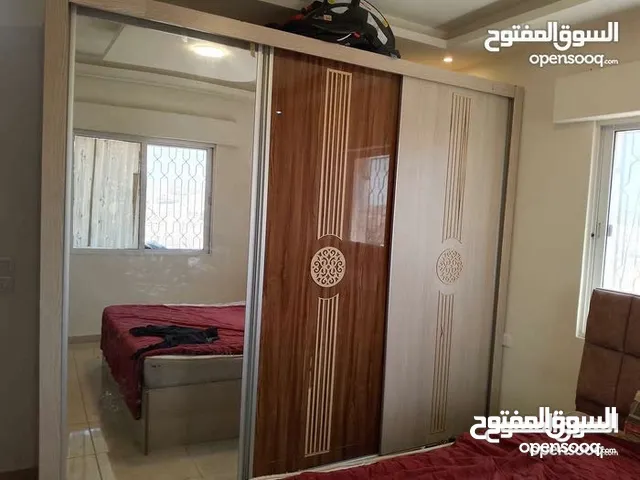 غرفة النوم للبيع بسعر مناسب
