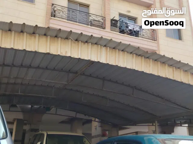 لدينا ادوار تجارية مرخصة