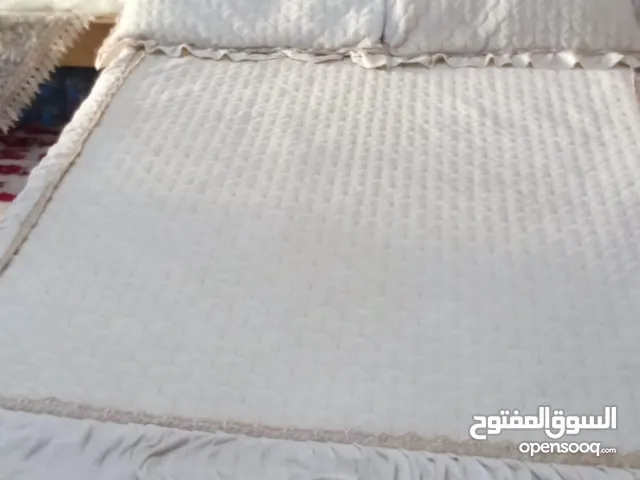 تخت مع فرشة مفرد وربع
