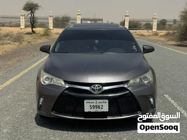 2015 تويوتا كامري XSE