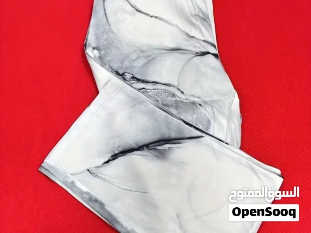 بنطلون جديد بورقته ما ستعملاه طلع صغير علي وبدي ابيعه