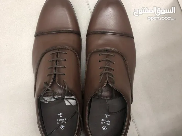 حذاء رسمي تصميمً جميل