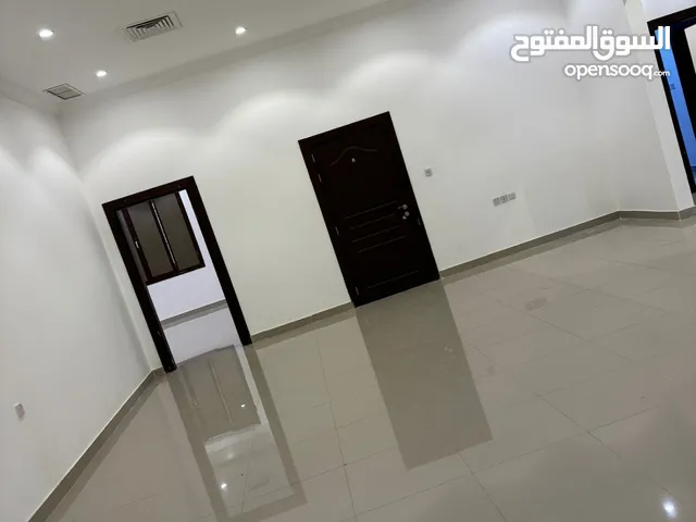 300 m2 3 Bedrooms Apartments for Rent in Al Ahmadi Wafra residential