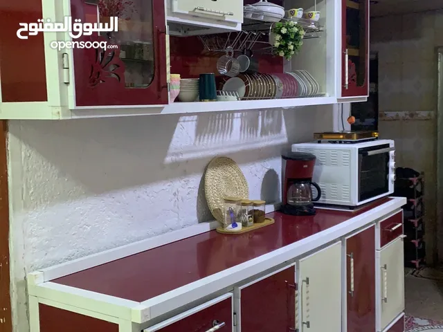 كاونتر المنيوم يباع قطعة وحدة او كله نظيف كلش وقوي يتكون من قطعتين جداري وقطعة ارضية وسنك وطباخ