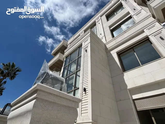 شقة 210متر خلف الجامعة الاردنية ضاحية الرشيد بتشطيبات فاخرة و فندقية