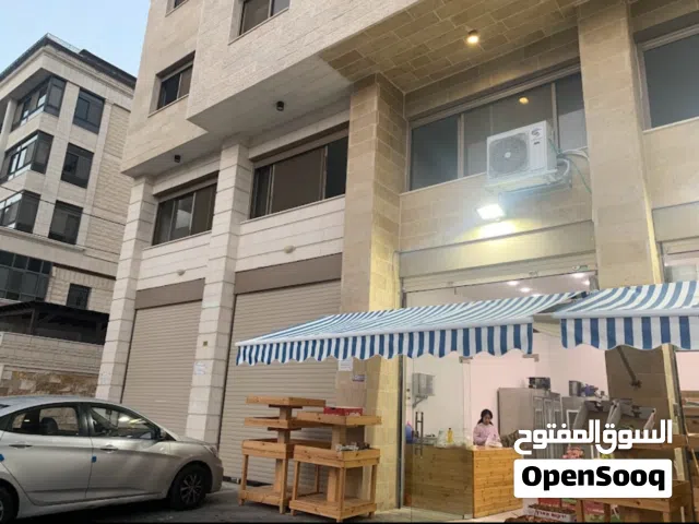 محلين ارضيات وعليهم سدة تمتد على مساحة 4 محلات