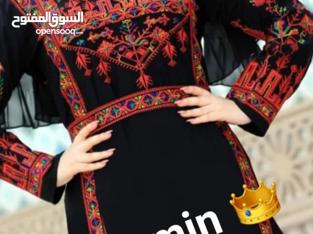 فستان مطرز مميز للمناسبات يوجد عدة مقاسات