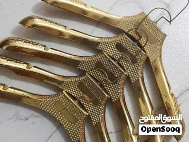 للبيع تعلاگة ملابس ذهبية عدد 200 قطعة