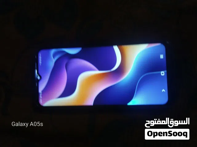 جهاز a02s ولا في شي معاده الشاشه من فوق تلزيق بكلف ليره تواصل عمسج نضيف الجهاز ولا في شي