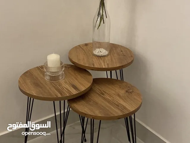 طقم طاولات سيرفس بحالة ممتارة