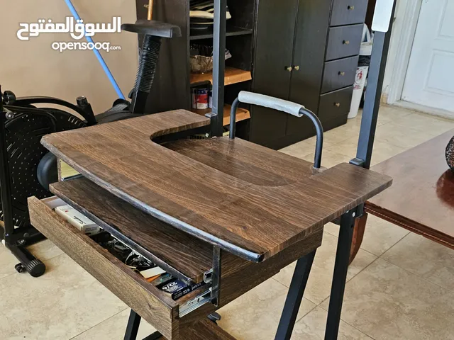 طاولة كمبيوتر