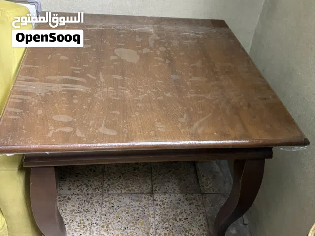 ميز خشب متر في متر