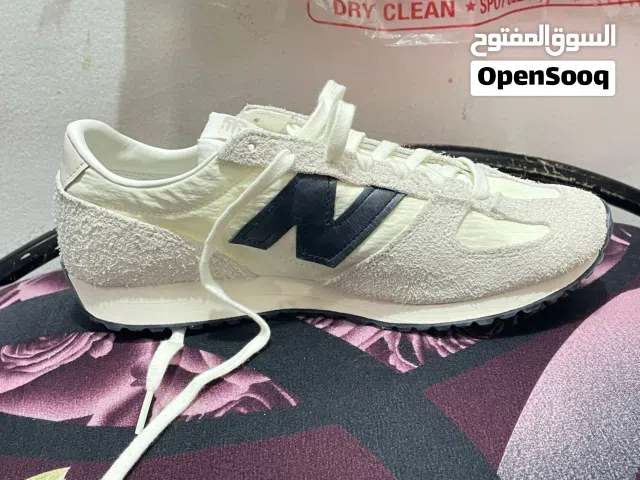 مقاس 42 ونص