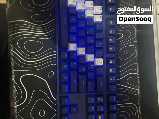 كيبورد SteelSeries ميكانيكي + ماوس Razer Viper (القطعتين بـ 10 د.ك) و تقدر تشتري كل قطعه لحال