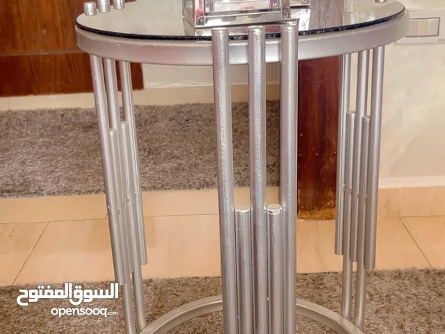 طاولات معدن للبيع