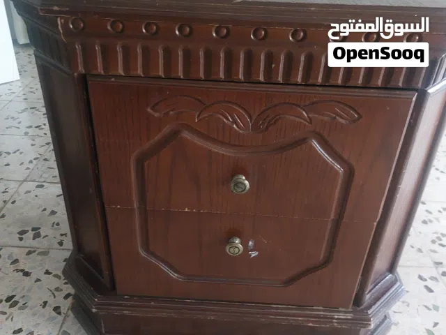 خزانه جانبيه للسرير