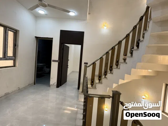 150 m2 5 Bedrooms Townhouse for Rent in Basra Khadra'a