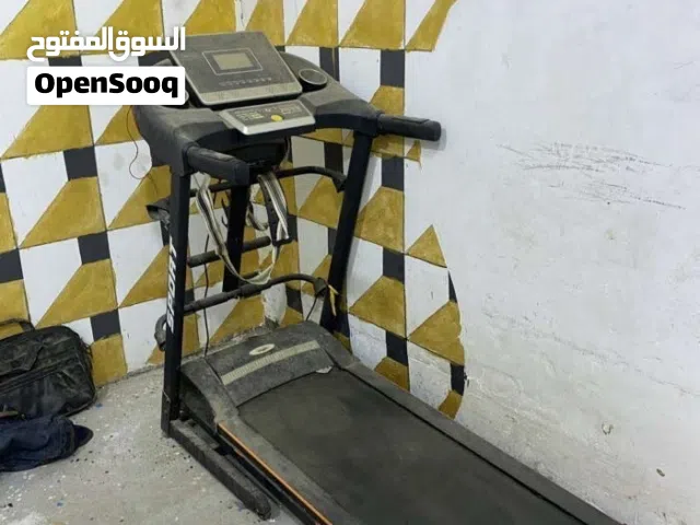 جهاز ركض مع هزاز خواصر