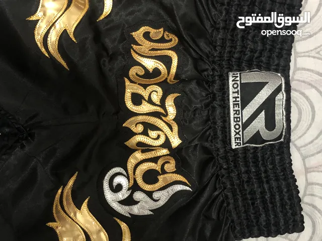 شورت مواي تاي و كيك بوكسينج الاكثر شهره و المطلوب حاليا وشكليا فخم لون ذهبي و اسود
