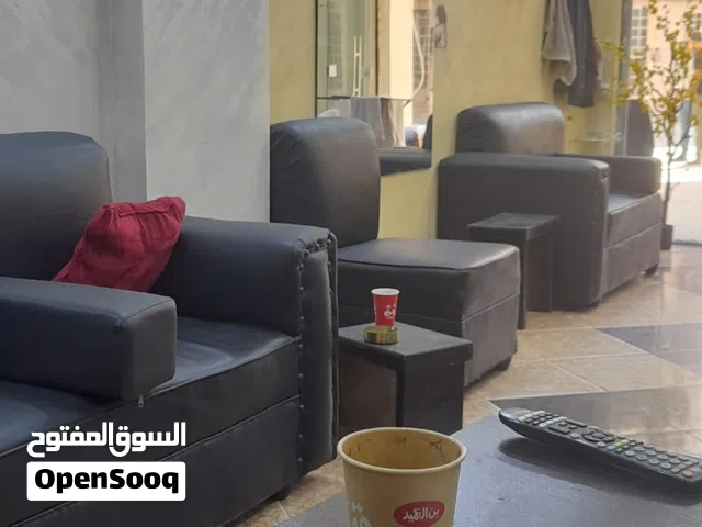 صالون رجالي للبيع في منطقة الرابية
