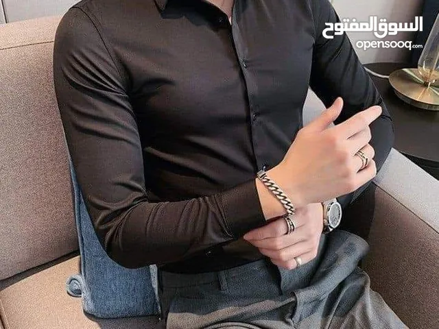 متوفر الان تشكيله ممتازه من القميص الكلاسيك بخامة ميكروفايبر ناعمة وأنيقة – متوفر لكل الأعمار