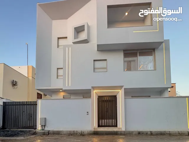 840 m2 More than 6 bedrooms Villa for Sale in Tripoli Tareeq Al-Mashtal