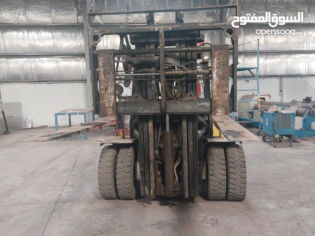2009 Forklift Lift Equipment in Al Batinah