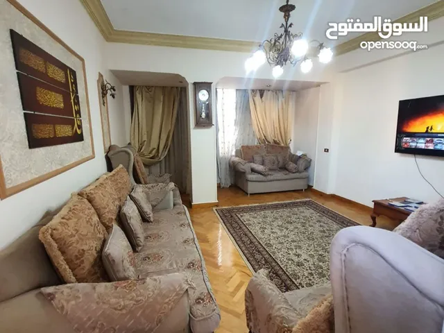 شقة راقية للبيع بالمربع الذهبي  محمد حسن الجمل متفرع من عباس العقاد