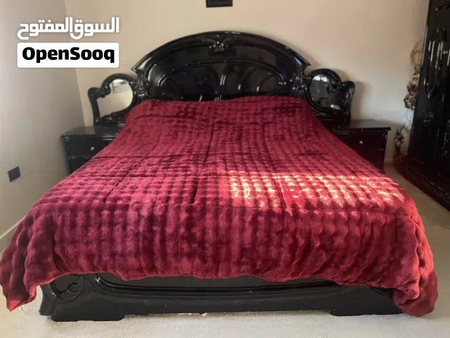 غرفة نوم كاملة ب 80 دينار فقطط لا غير (تخت وتسريحة وخزانة وعلاقة اواعي و 2 راسية) خشب زان ولاتيه