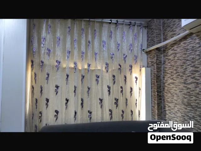 ستائر مستعمل بحالة جيده