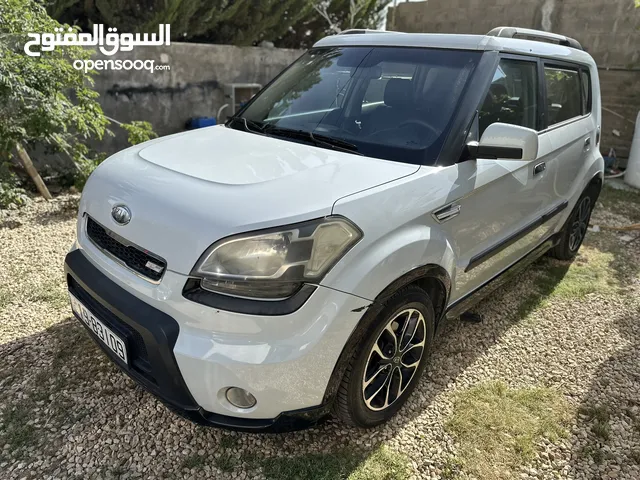 كيا سول 2010 لون ازرق/سكني بحالة ممتازة - محرك 1600cc VVT - جير اوتوماتيك تبترونك