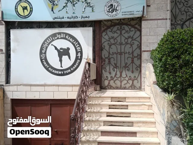 محل تجاري رسمي في الحي الرابع مجاوره اولي شارع مجلس الدوله عماره 95 135 متر سعر المتر100000